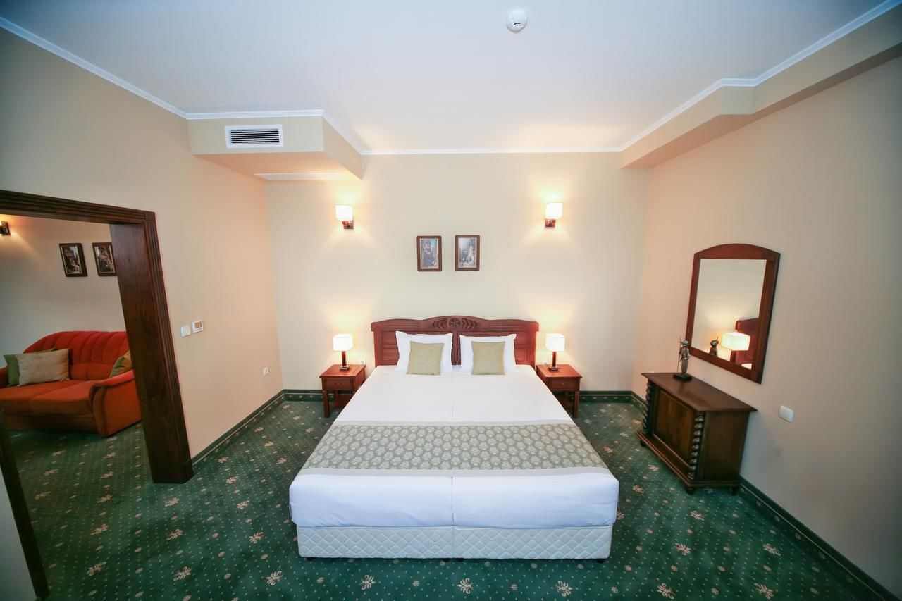 Отель Retro Hotel Хасково-24