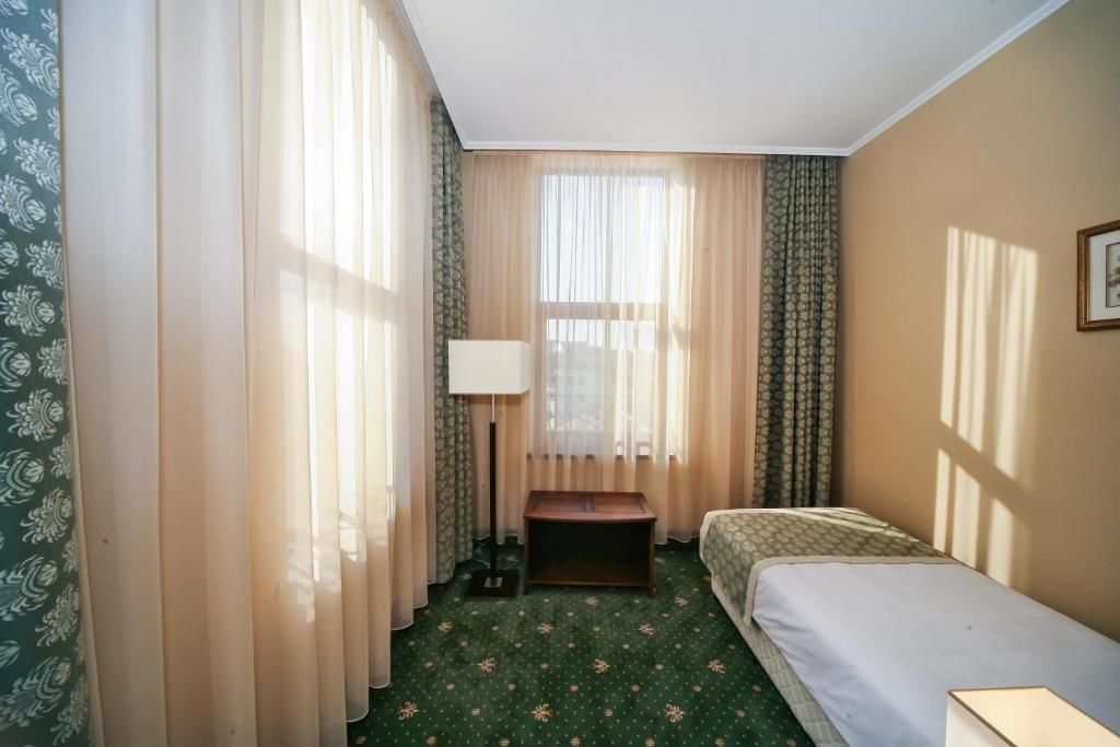 Отель Retro Hotel Хасково