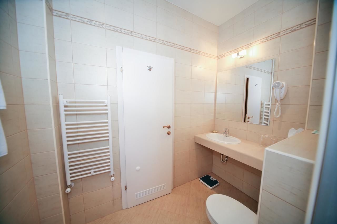 Отель Retro Hotel Хасково-7